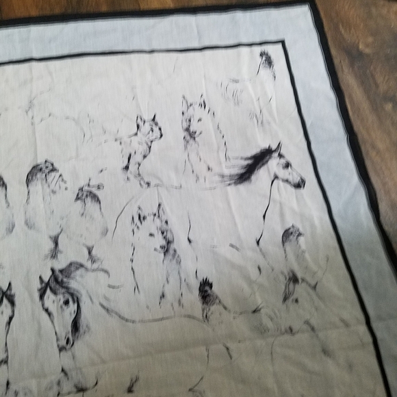 Aminal print scarf - Picture 5 of 8